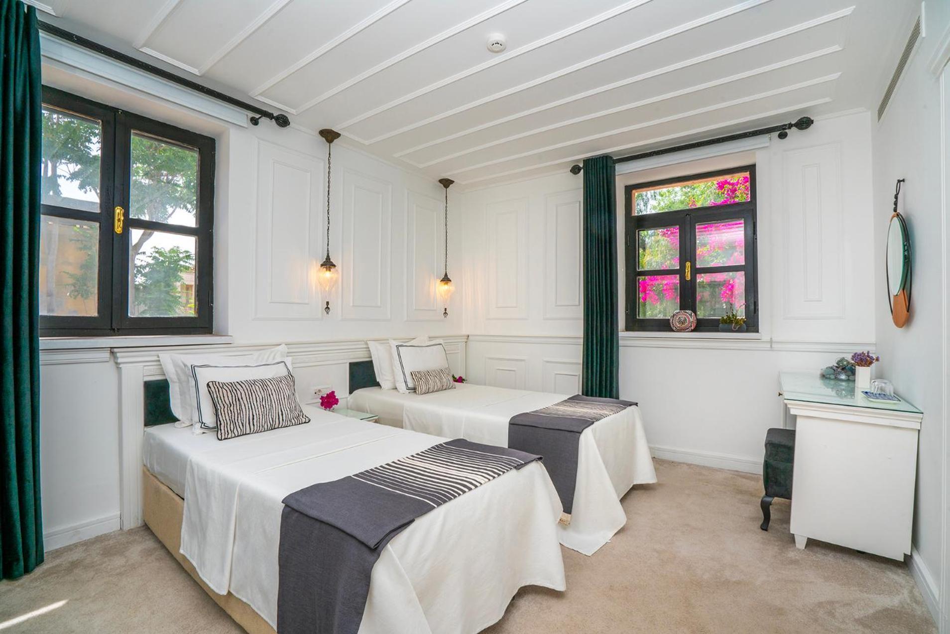 Siyah Lale Cunda 1841 (Adults Only) Hotel Ayvalik Ngoại thất bức ảnh